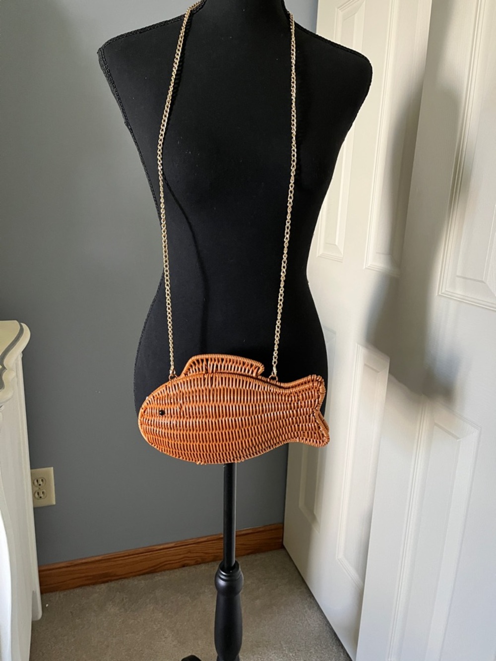 Tommy Bahama Woven Fish Shoulder Bag in Tan with Gold Chain